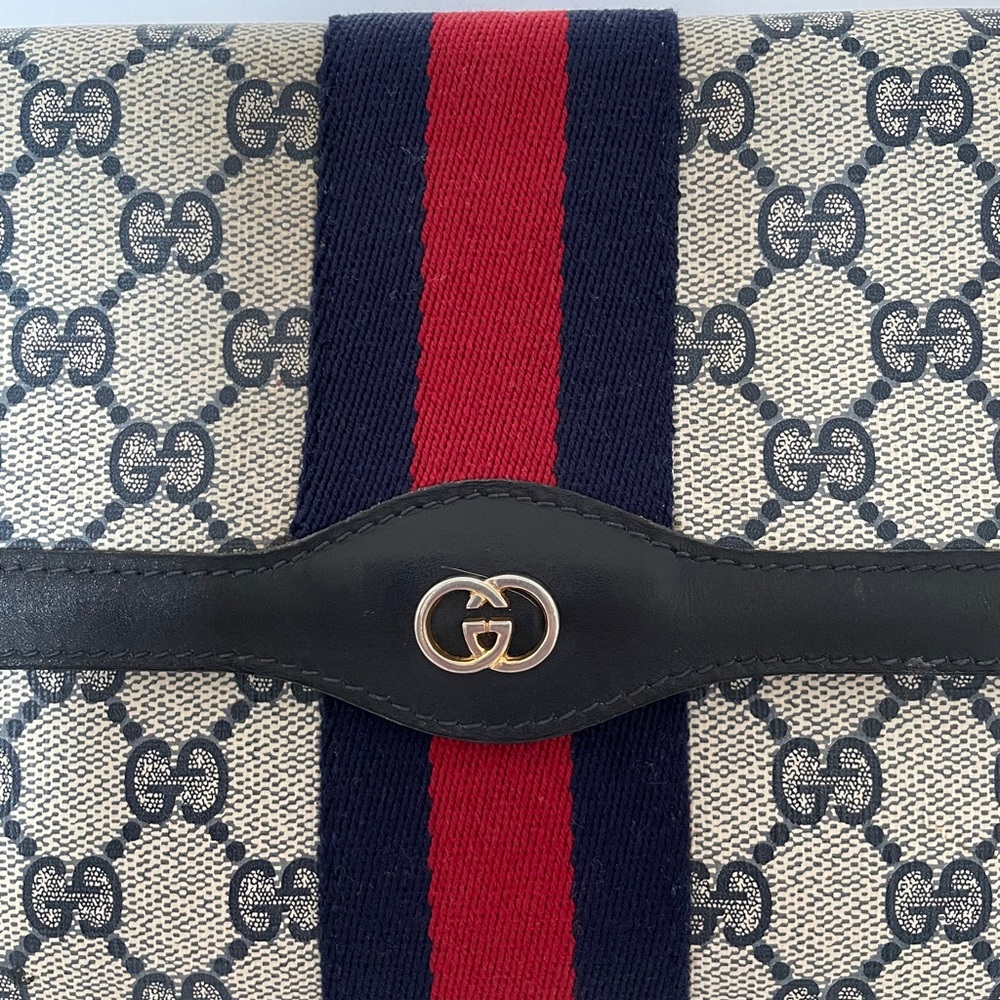 🔴SOLD🔴Gucci Clutch - Picture 14 of 16
